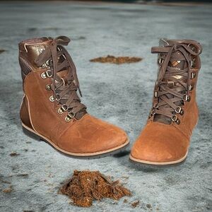 Columbia Women's Brown Lace-Up Boots